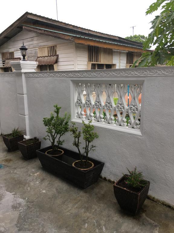 Sri Massa Homestay Batu Pahat Kültér fotó