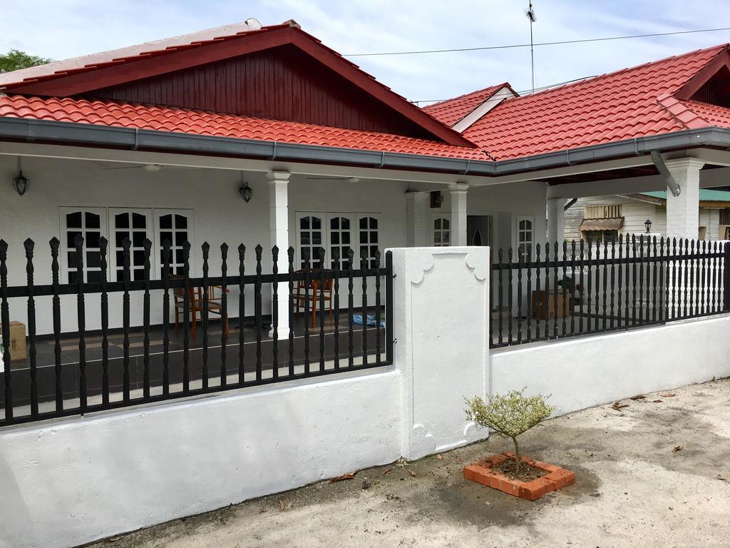 Sri Massa Homestay Batu Pahat Kültér fotó